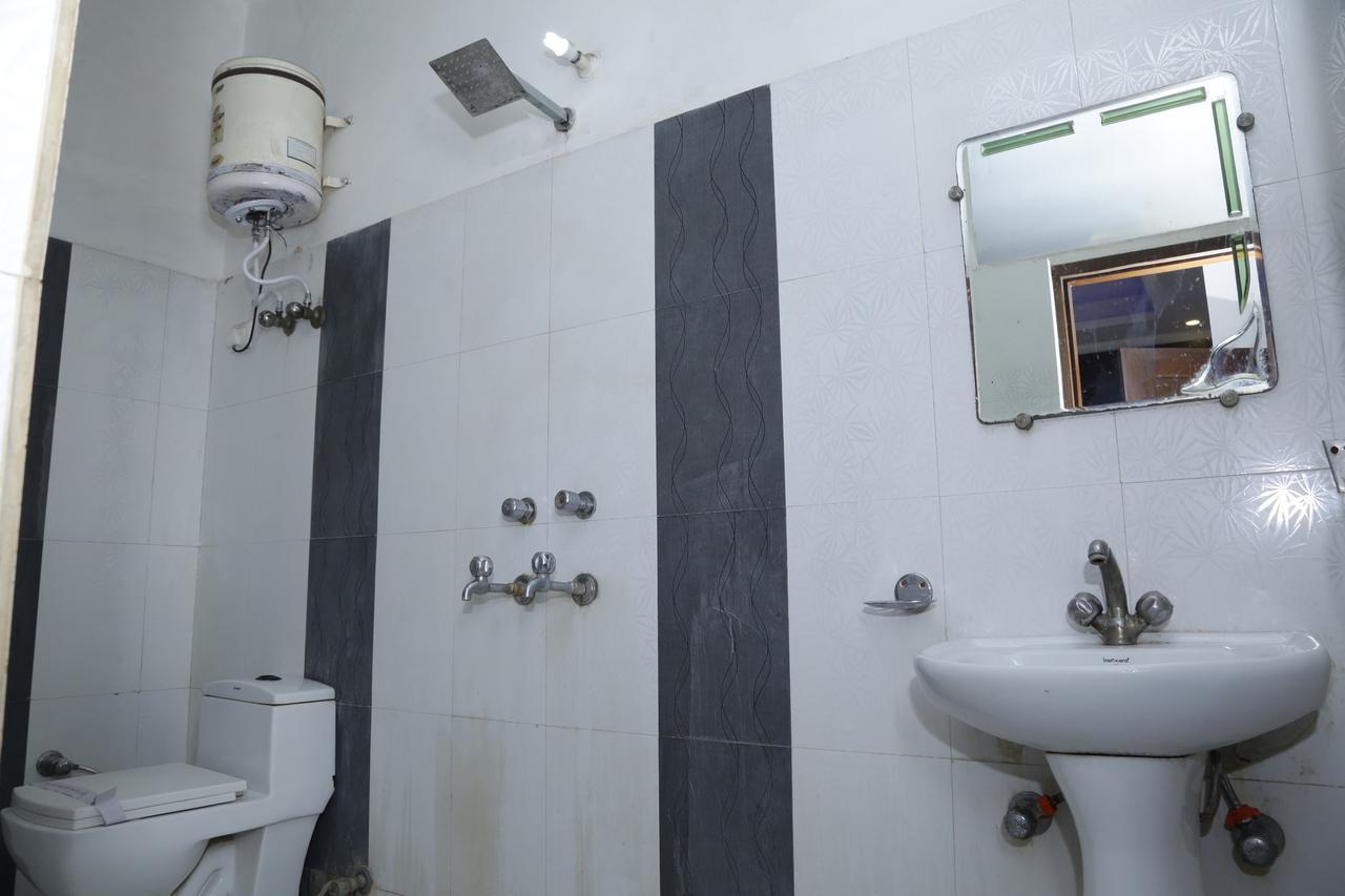Vishal Hotel By Comfort Rooms New Delhi Extérieur photo